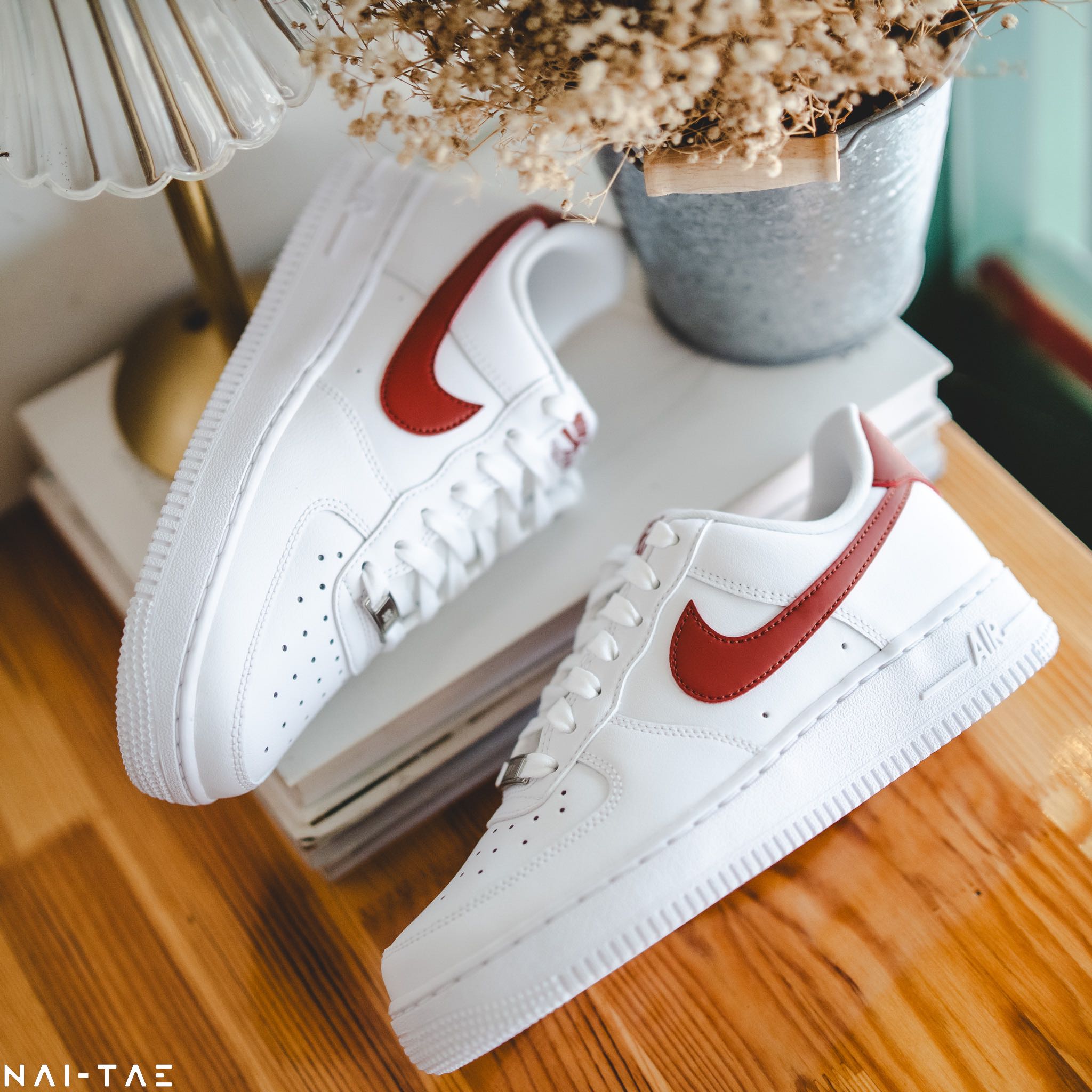 WMNS NIKE AIR FORCE 1 '07  Rugged Orange