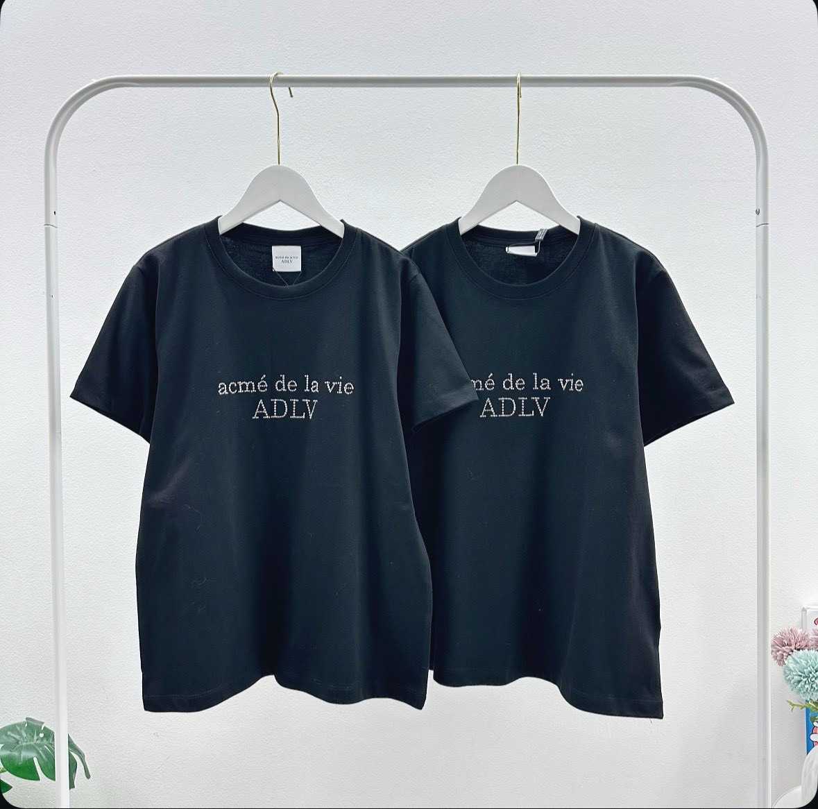พร้อมส่ง  ADLV Women' Shining Logo T-Shirt ( Black )