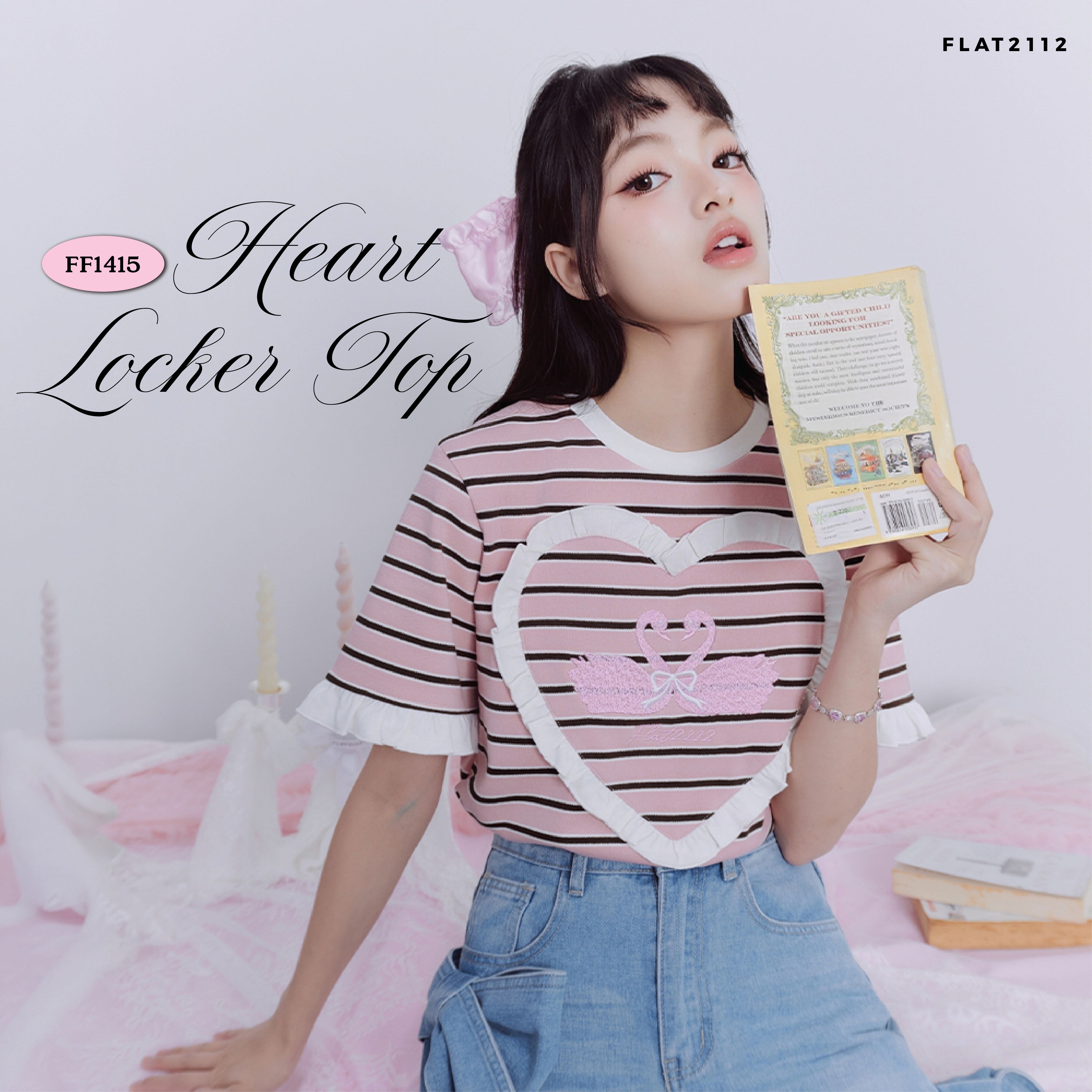 FLAT2112 : HEART LOCKER TOP เสื้อยืดลายทางชมพู แฟชั่นเกาหลี เสื้อยืดผู้หญิงหวานเสื้อ Y2K (FF1415)