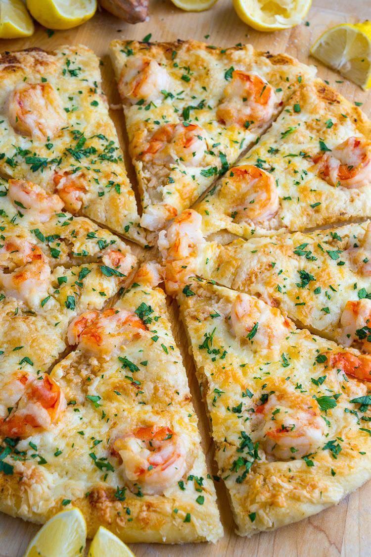 พิซซ่าหน้ากัมโบ้กุ้ง - Shrimp gumbo pizza