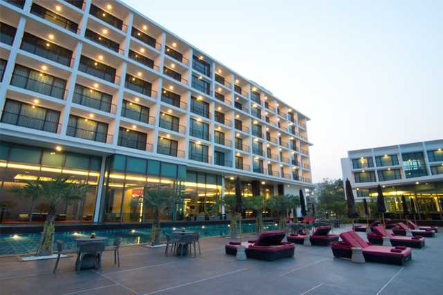 Way Hotel Pattaya พัทยา ห้อง Superior City View พร้อมอาหารเช้า 2 ท่าน