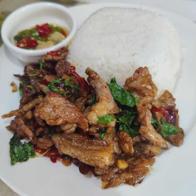 กะเพราเนื้อติดมัน