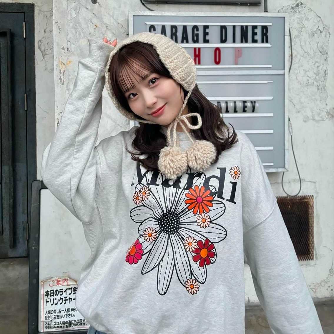 Mardi Sweatshirt Blossom  เสื้อสเว็ตเตอร์ เสื้อแขนยาว เสื้อกันหนาว สีดำ สีเบจ สีกรม สีเทา