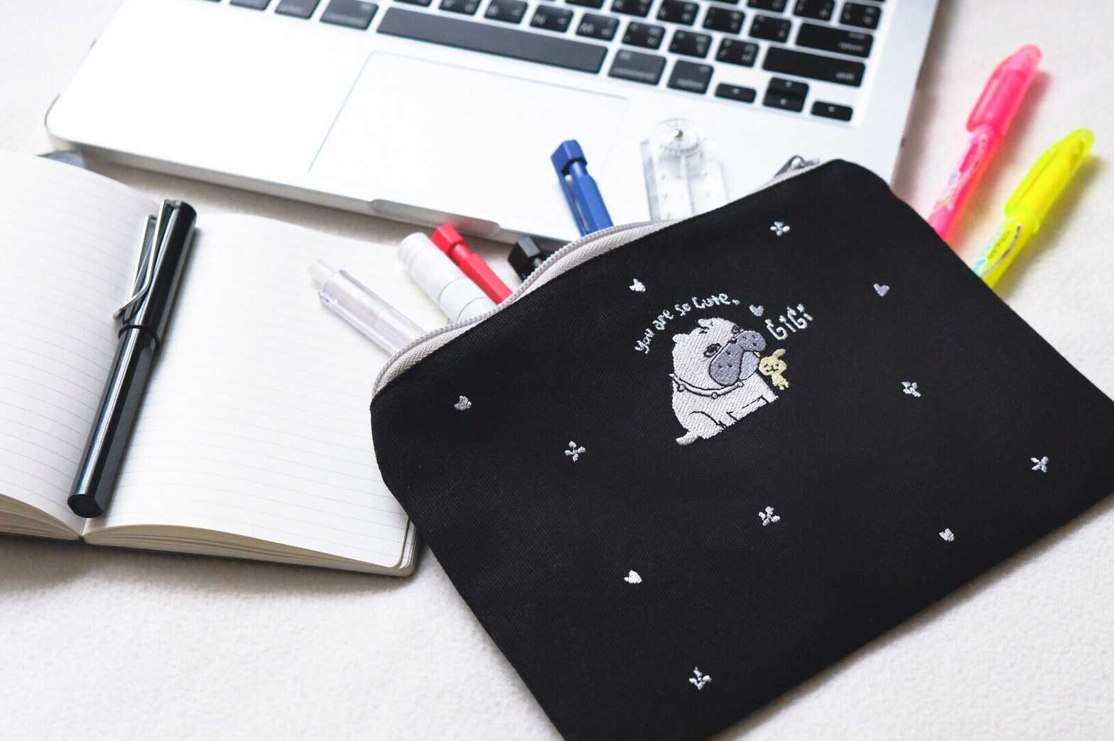 หมาจ๋า กระเป๋าผ้า ใส่ดินสอ ปักลาย จีจี้ ขนาด 22.5 x 16 cm - GiGi Pouch Bag
