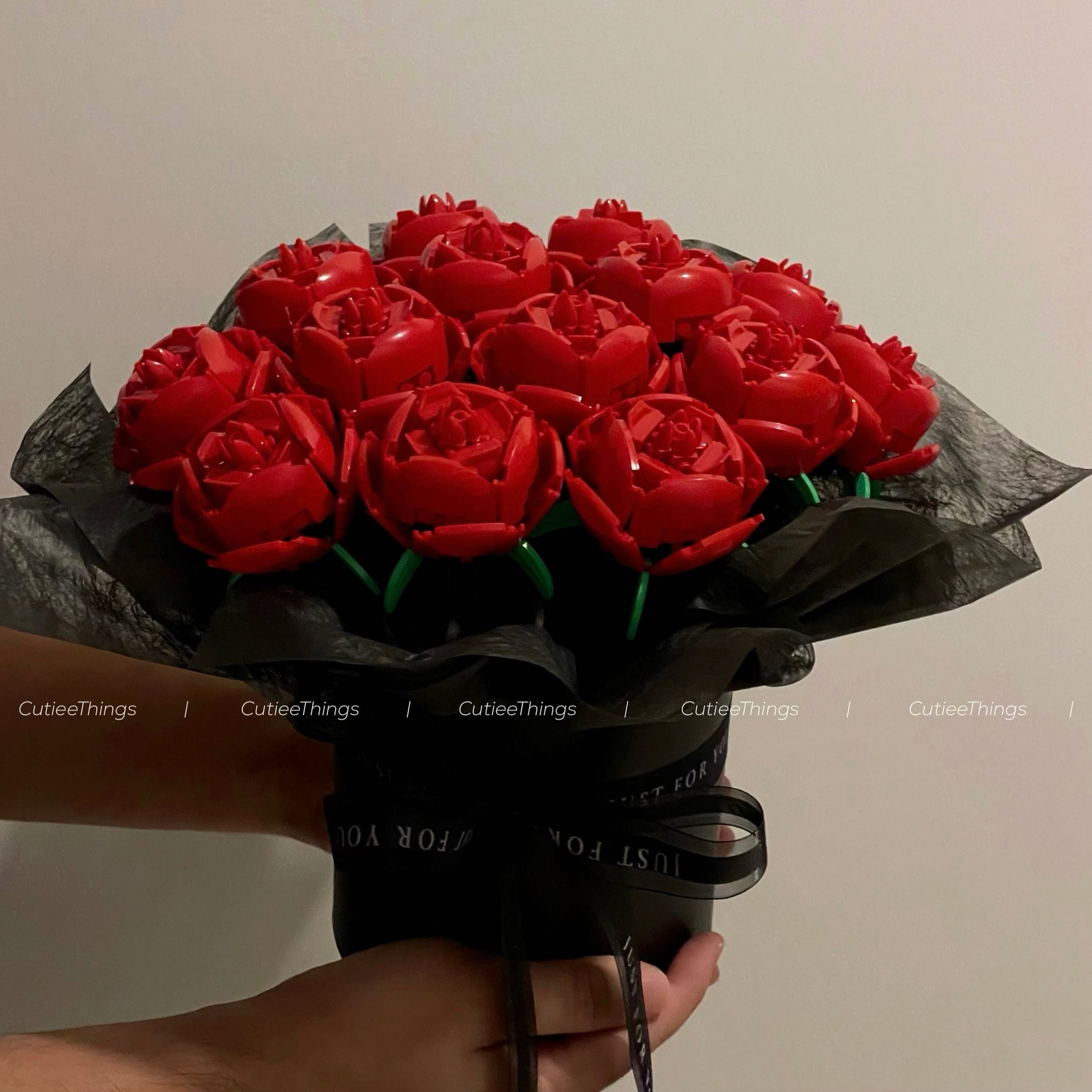 #พร้อมส่ง เซตดอกกุหลาบ 14ดอก พร้อมถัง