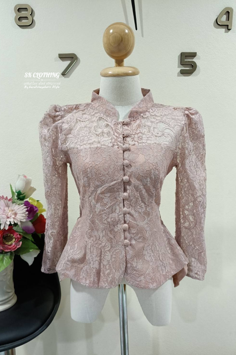 เสื้อลูกไม้ คอจีน แขนยาว กระดุมผ้า แมชใส่กับผ้าถุงไปงานบุญ งานบวช ออกงานอีกเว้นท์ สวยมากค่ะ