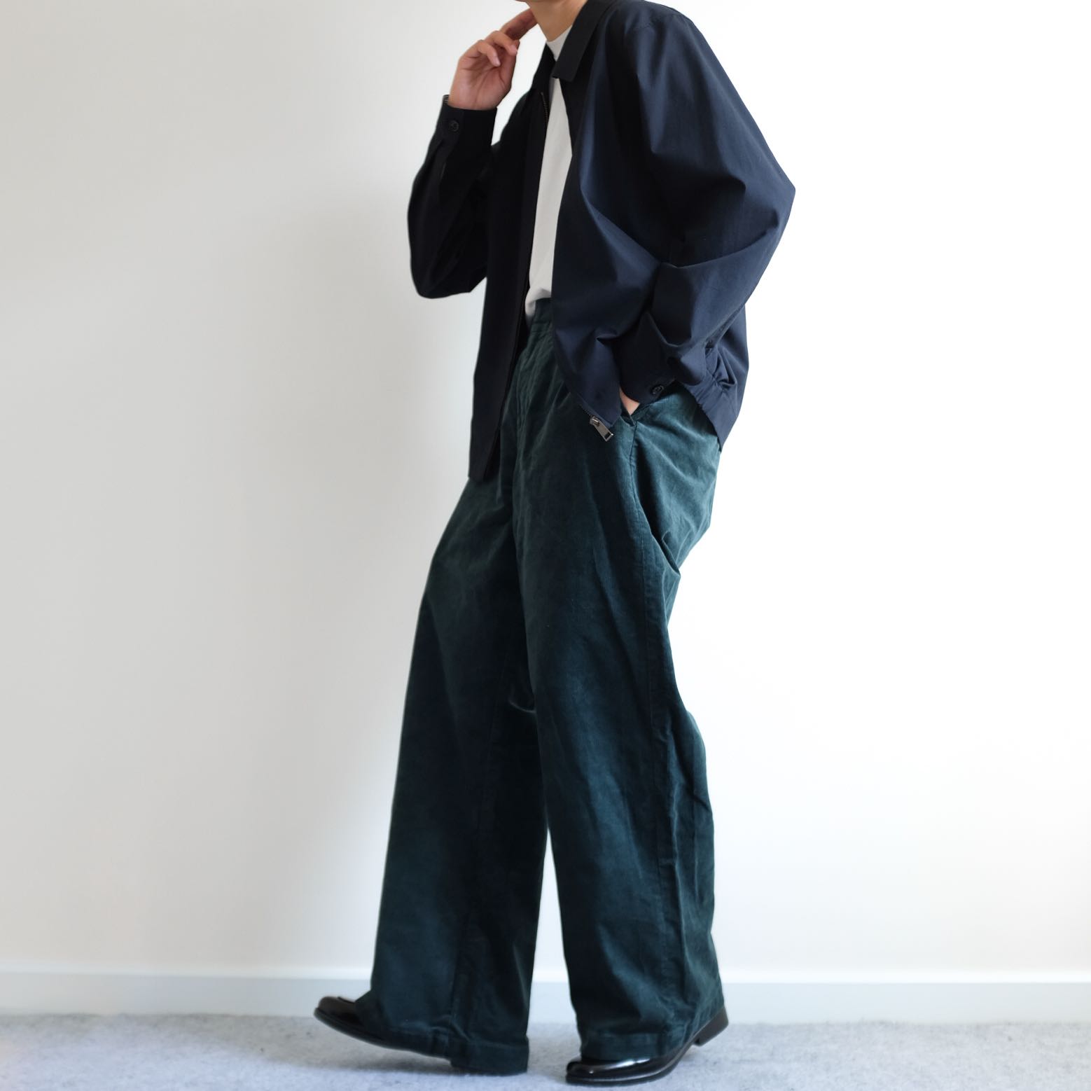UNIQLO  Relaxed Straight Oversized Bootcut Pants 