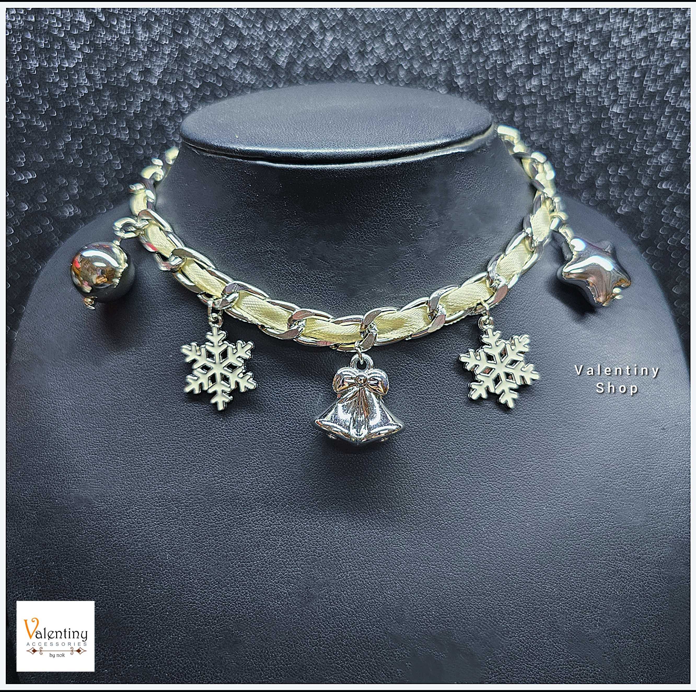 ERN098 สร้อยข้อมือ คอลเล็กชั่นคริสต์มาส งานสร้อยเลสสีทองพันผ้าริบบิ้นสีขาวห้อยจี้คริสต์มาสน่ารัก