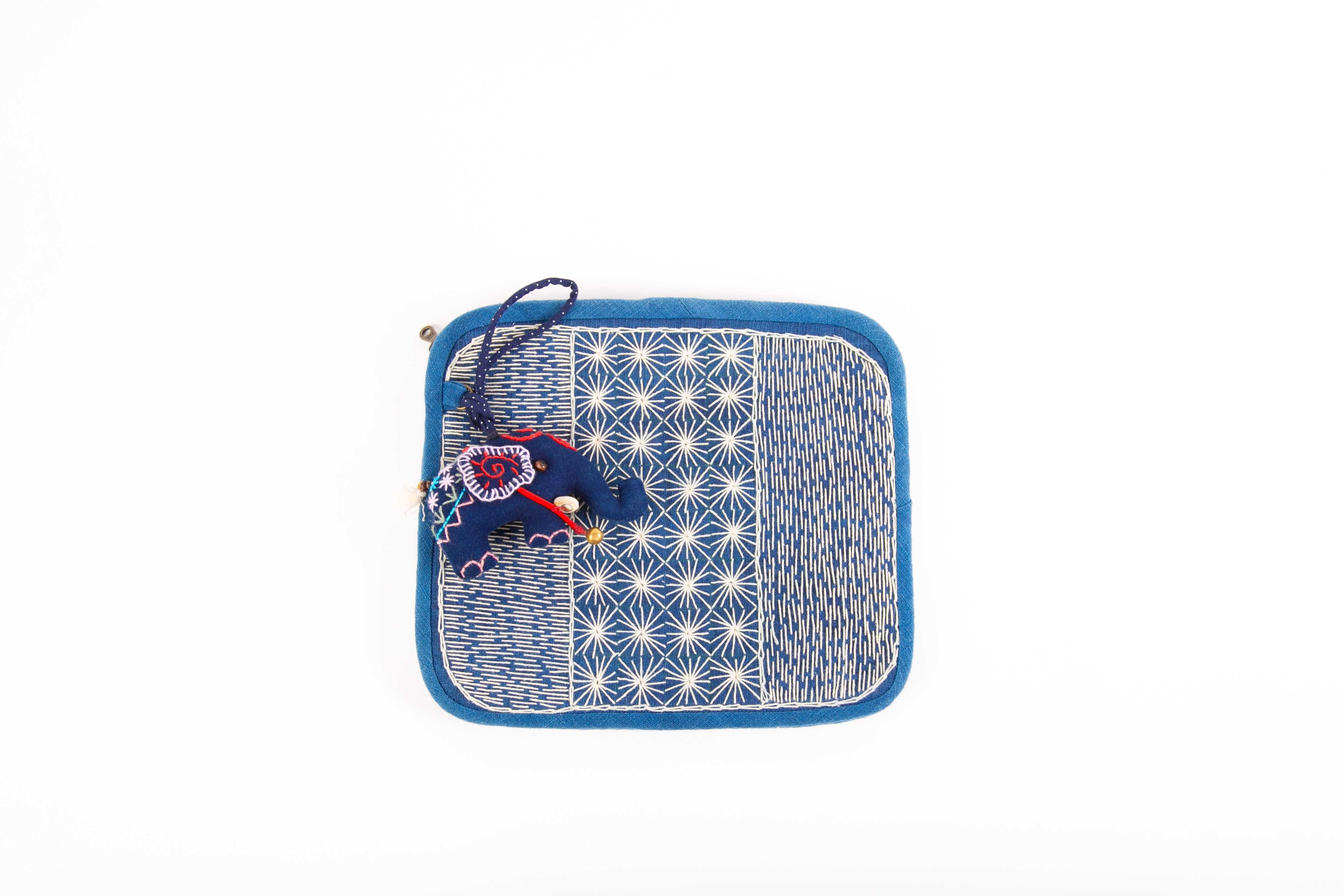 กระเป๋า Ipad ปักด้นมือ | Jinja