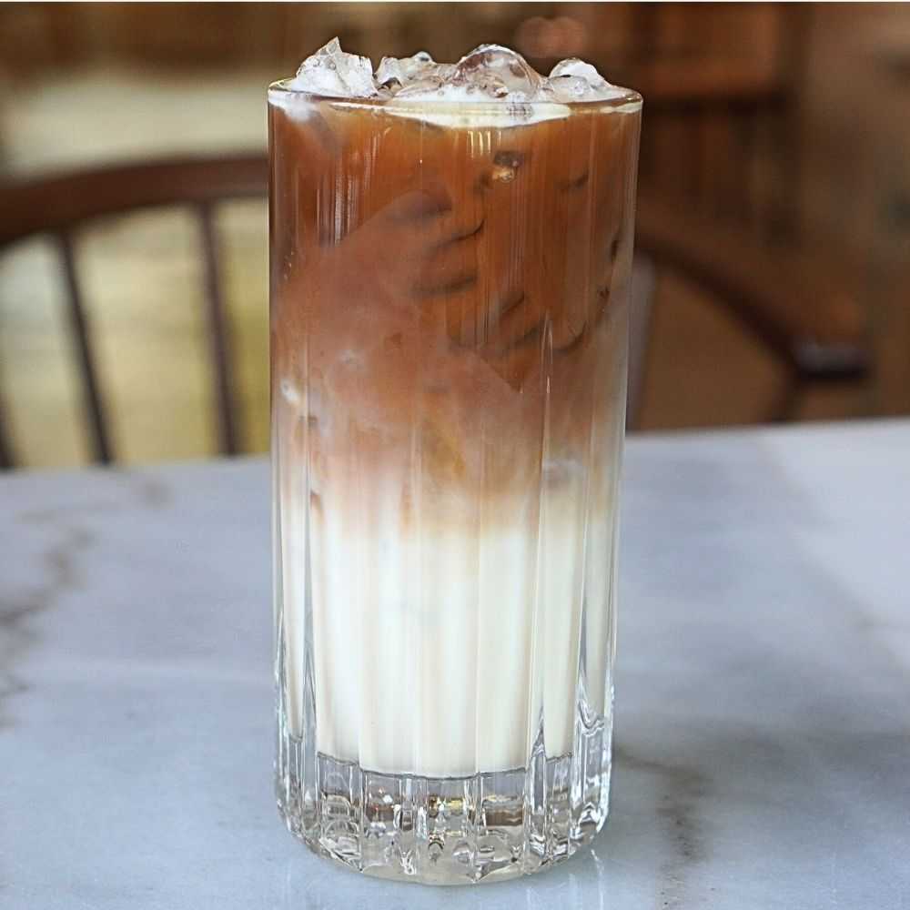 Latte -Iced (ลาเต้ เย็น)