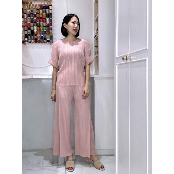 2MUAY รุ่น GJO2129/GJO7271 เซ็ตพลีทคุณภาพ BASIC BAT SLEEVE TOP WITH PANTS PLEATED SET