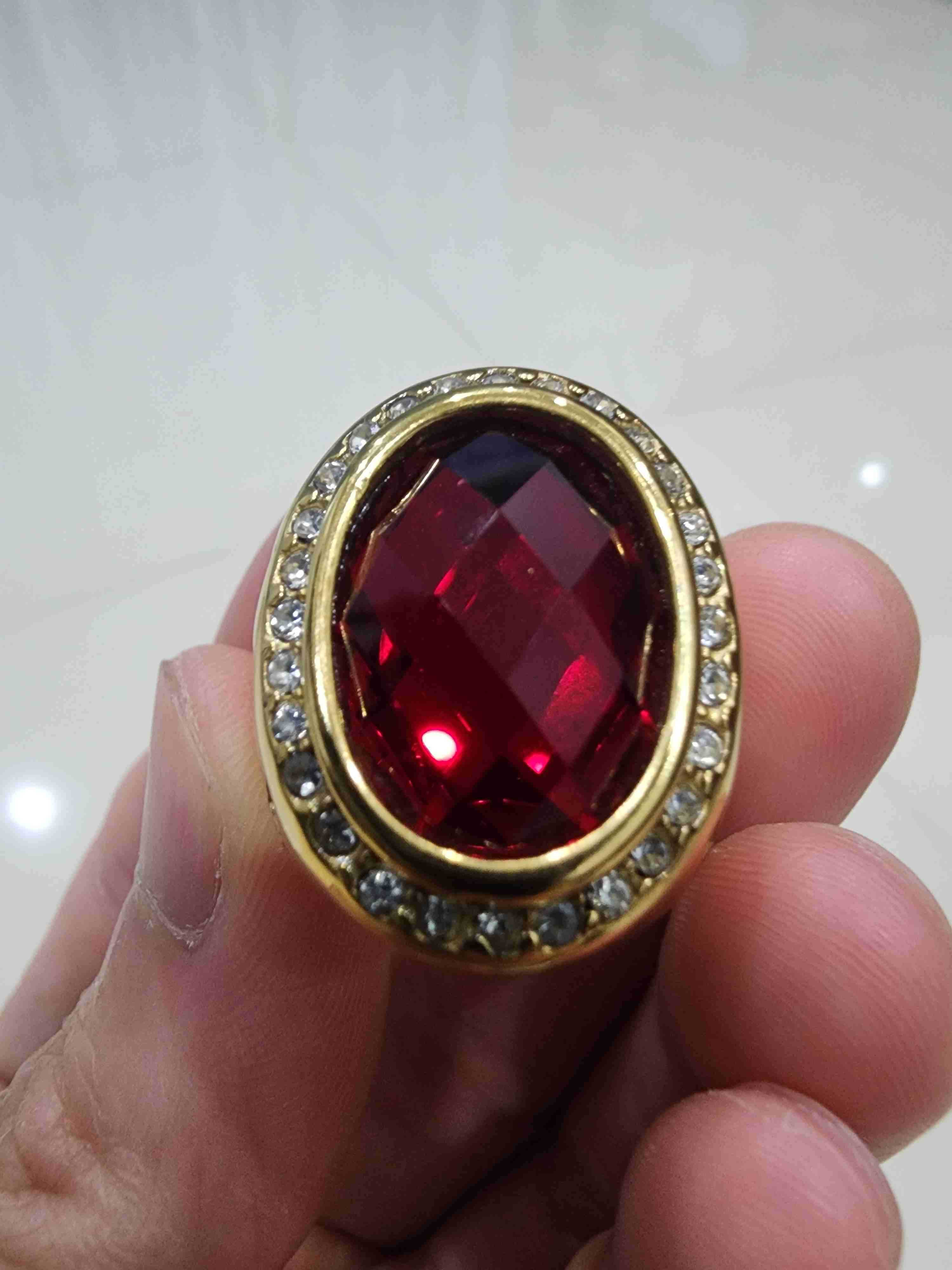 แหวน หัวสีแดง สวยเก่าเก็บ เขียน 18K ไม่ทราบที่ ขายตามสภาพวัดใจ พร้อมส่งครับพี่ๆ