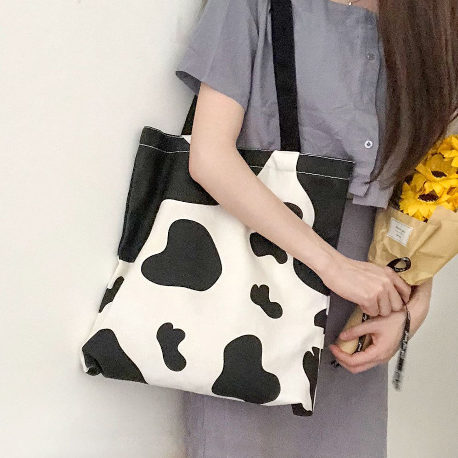 กระเป๋าผ้าลาย Cow
