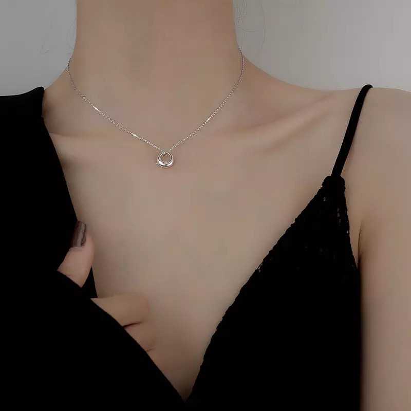 Half moon (s) necklace