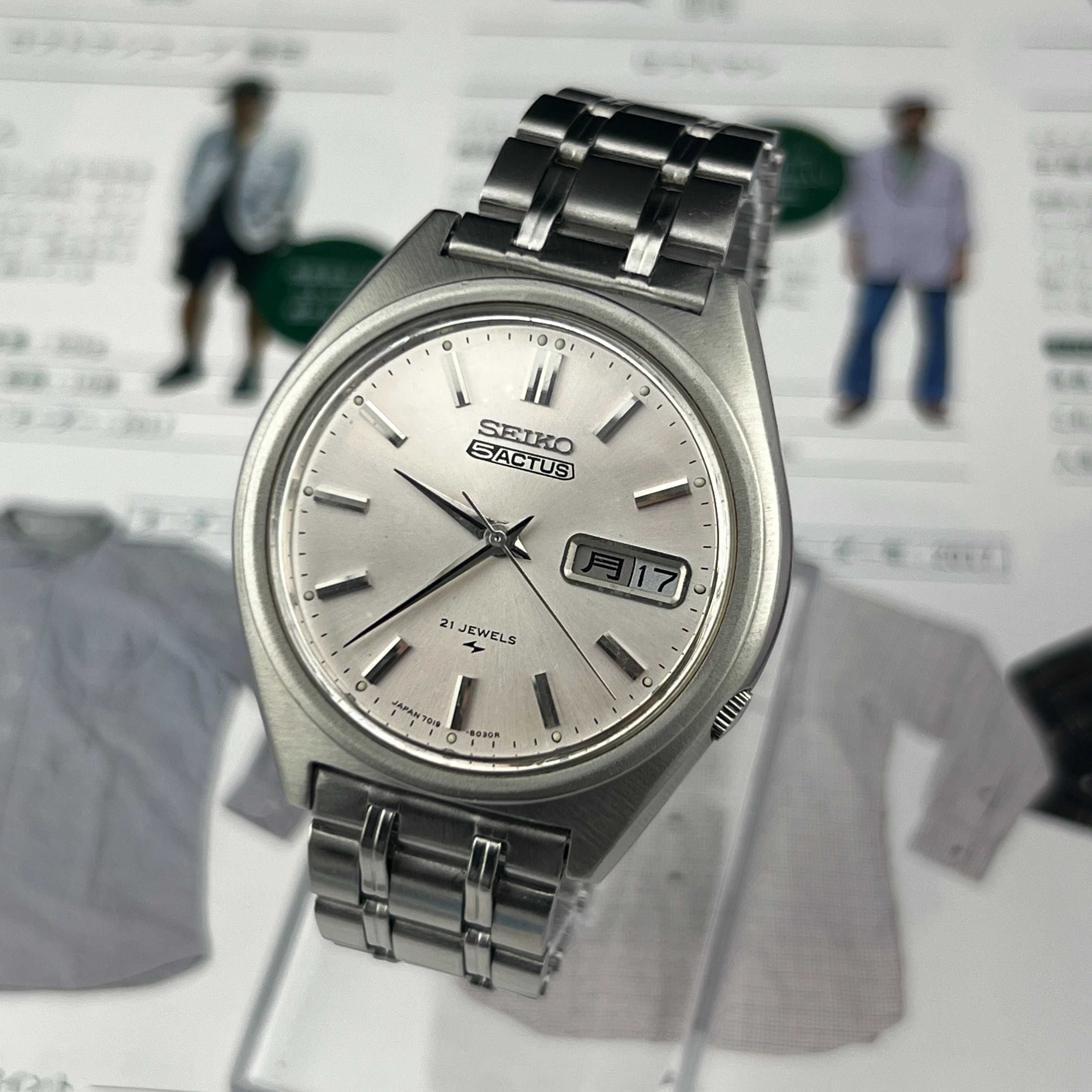 Vintage Seiko 5Actus Automatic 21Jewels Silver Dial Ref.7019-8010 Days/Date Kanji Japan 1970