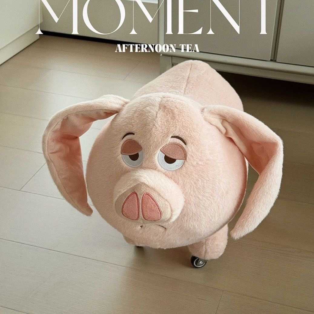 เก้าอี้มินิหมูเศร้า ตุ๊กตาเก้าอี้ ตุ๊กตาหมู ของตกแต่งบ้าน แข็งแรงนั่งเล่นได้ โครงไม้บุผ้า