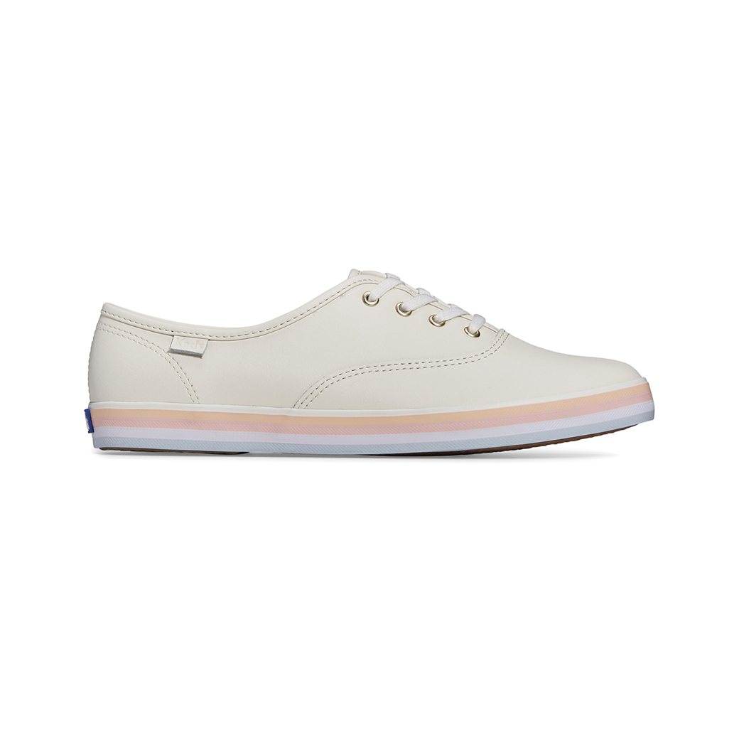 รองเท้าผ้าใบหนัง แบบผูกเชือก รุ่น CHAMPION LEATHER FOXING STRIPE สีครีม WH67932