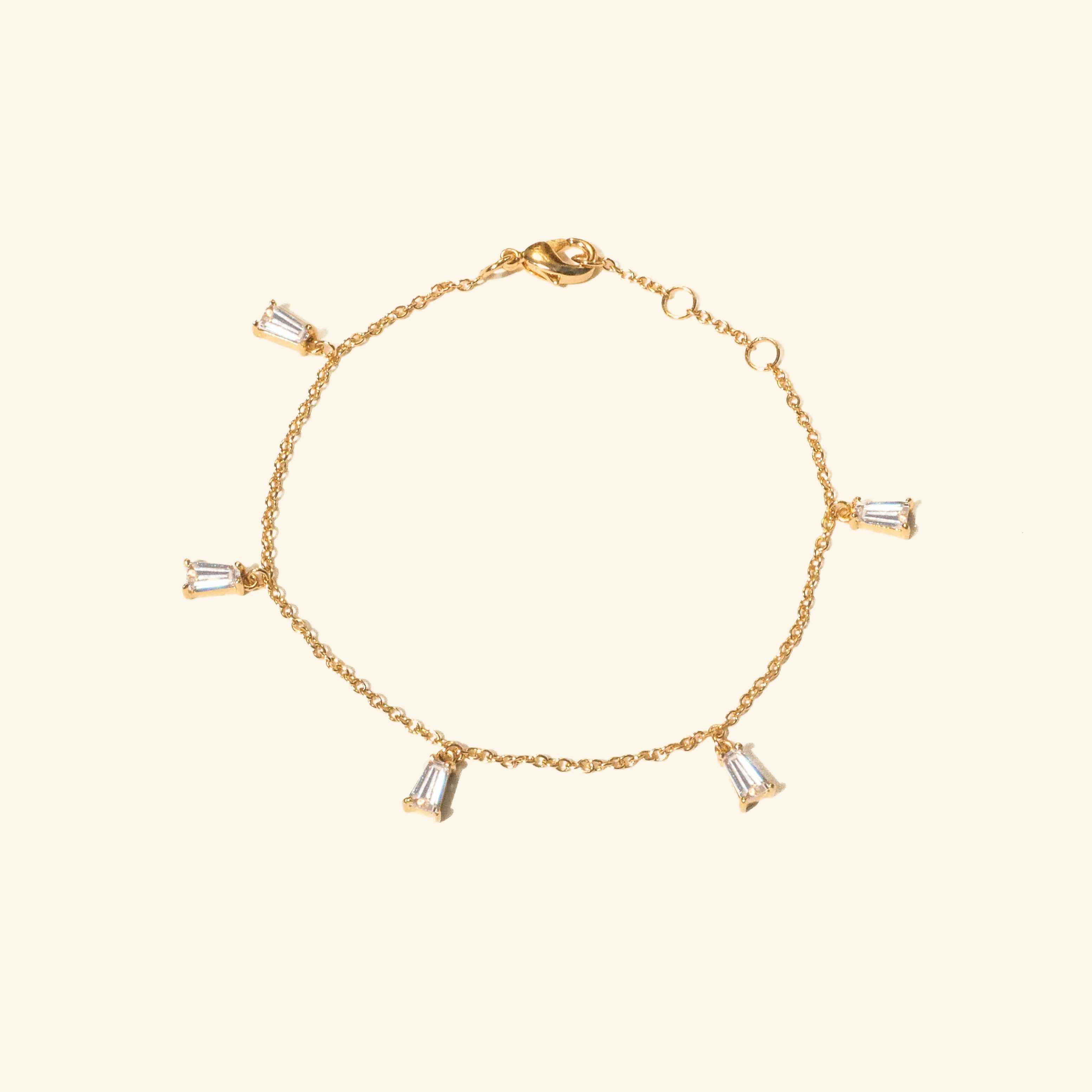 สร้อยข้อมือบาเก็ตคริสตัล (Crystal Baguette Bracelet)