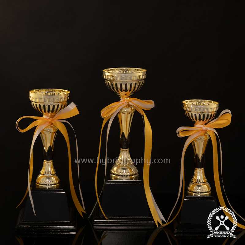 Hybrid Trophy ถ้วยรางวัลโลหะอิตาลี HYB-213 สี Black