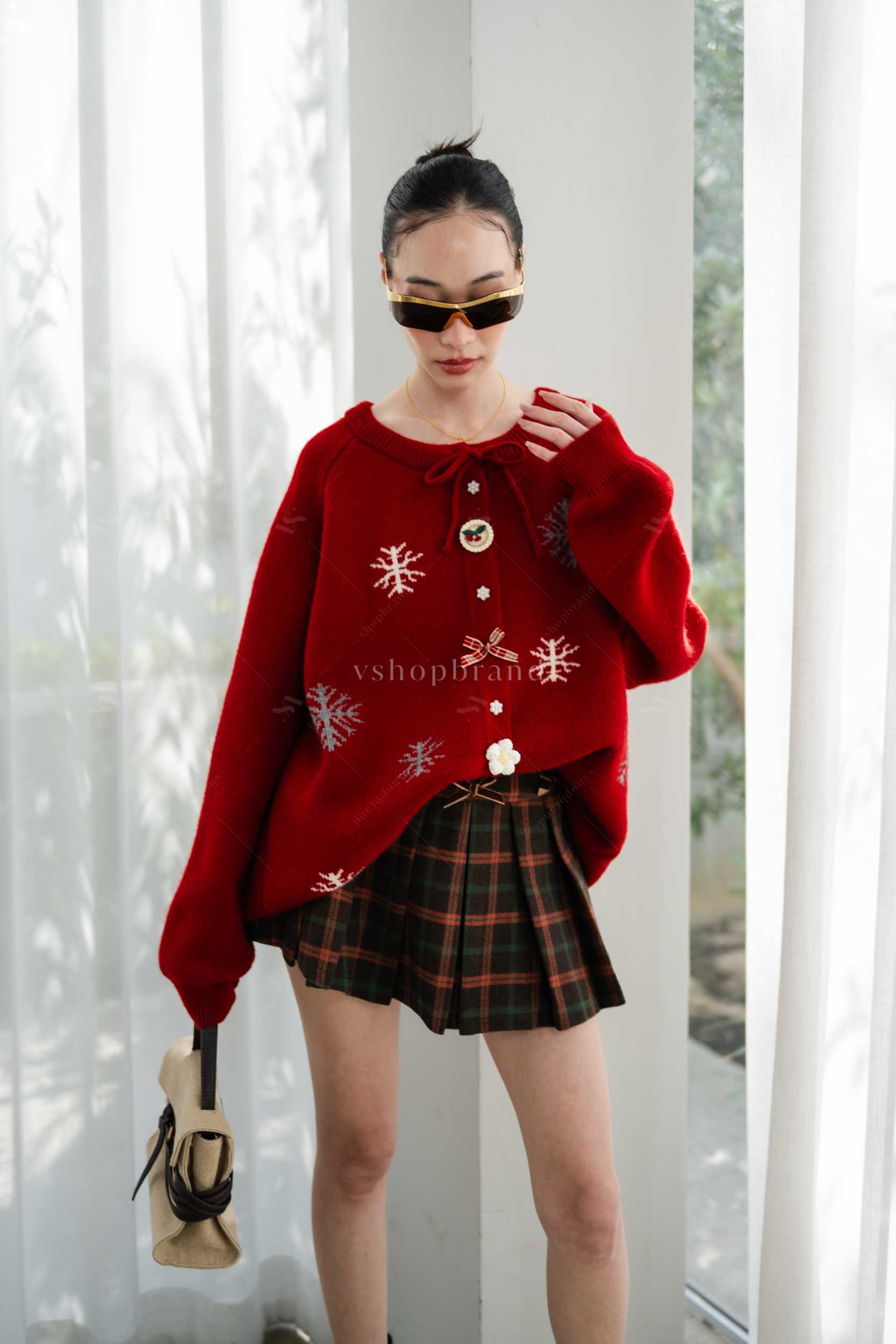 เสื้อไหมพรมแขนยาวปักเกล็ดหิมะ 