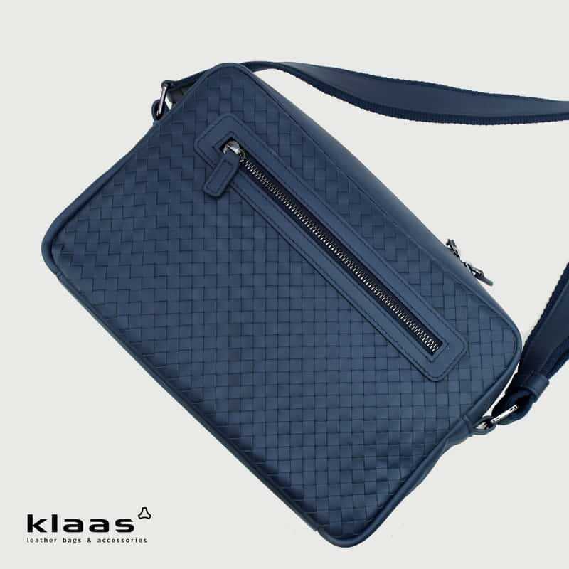 compact messenger bag intrecciato หนังแท้ สานมือ
