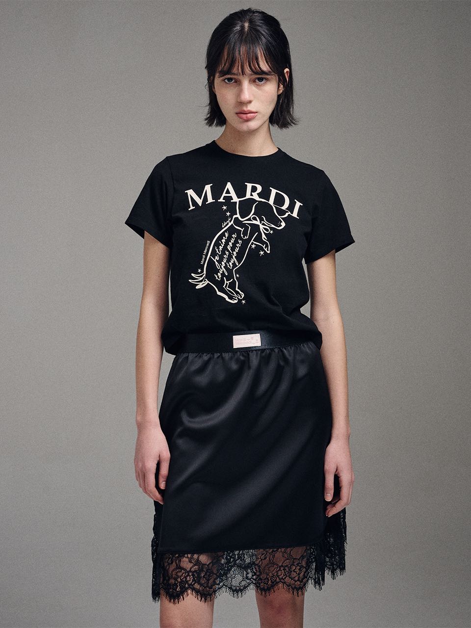 Mardi slim T-shirt  สีดำ (พร้อมส่ง)