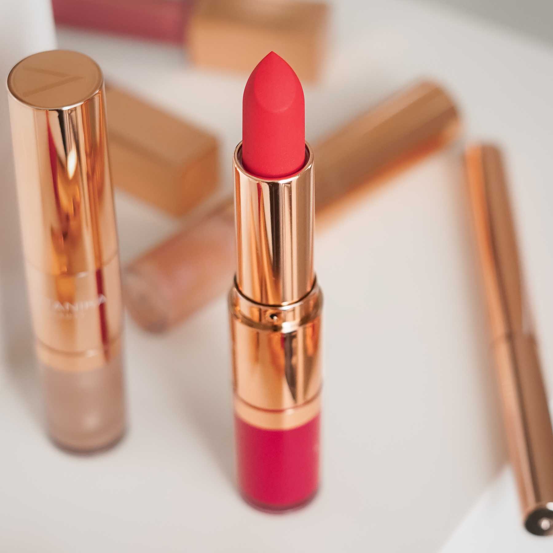 [CLEARANCE SALE] CRIMSON PEAK - HERO DUO 2-IN-1 LIPSTICK