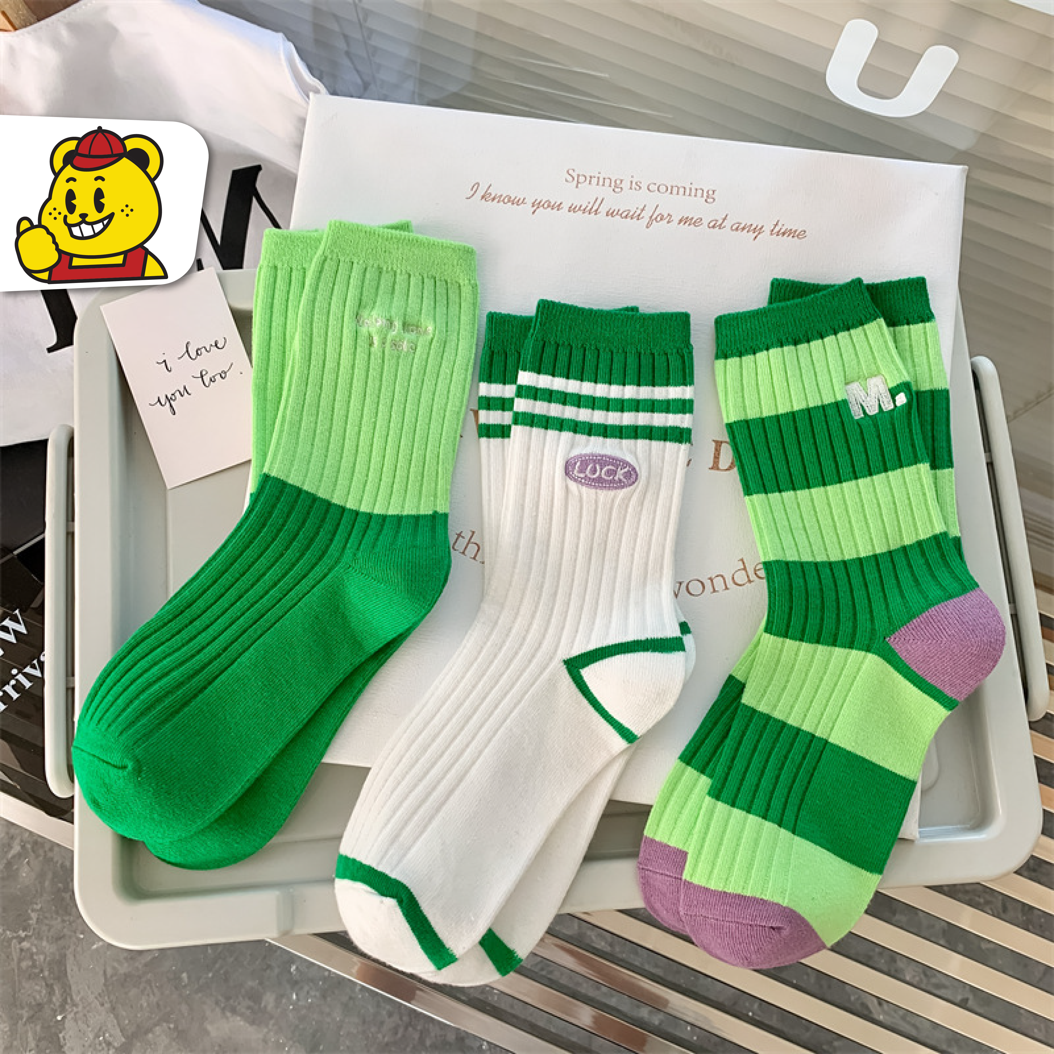 BIGGIANT Socks ถุงเท้ายาว ลายทางโทนสีเขียว (N-1439)