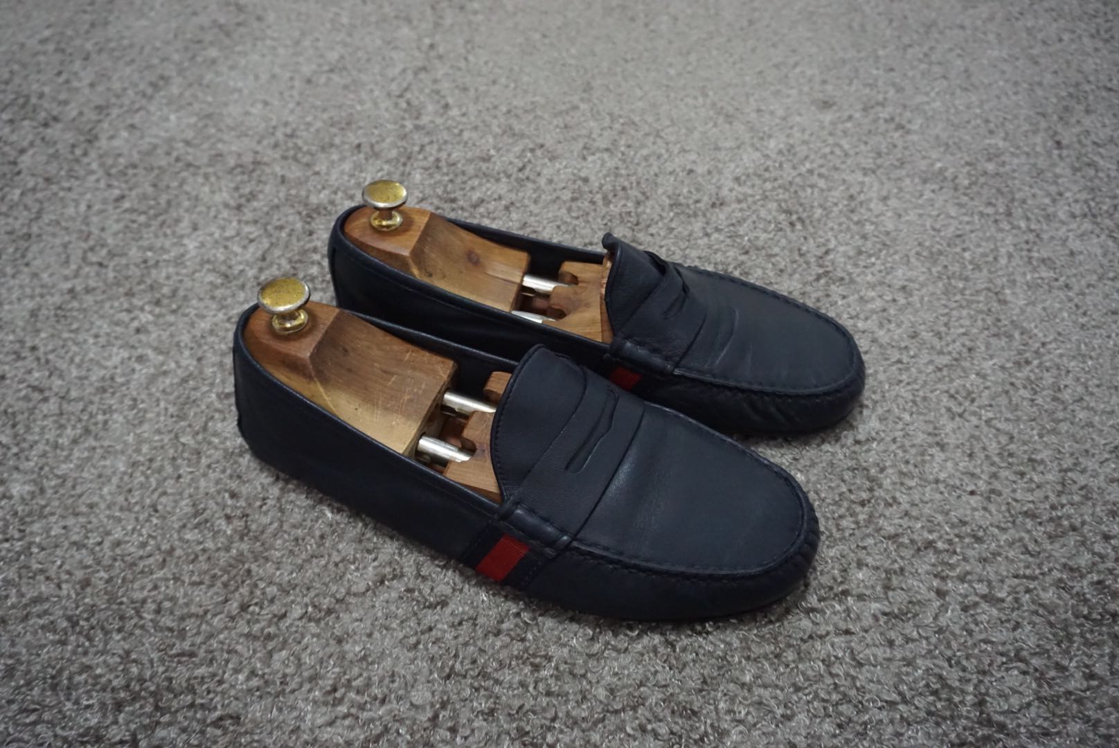 GUCCI Men Web Bee Leather Driver Size 7