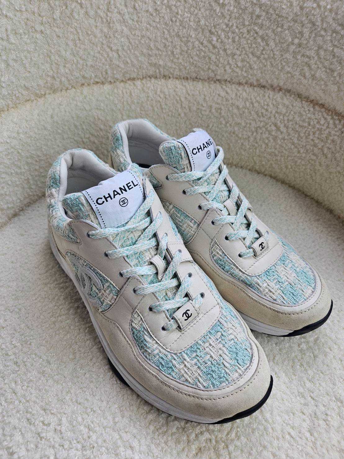 Used รองเท้า Chanel Sneaker Size 40.5