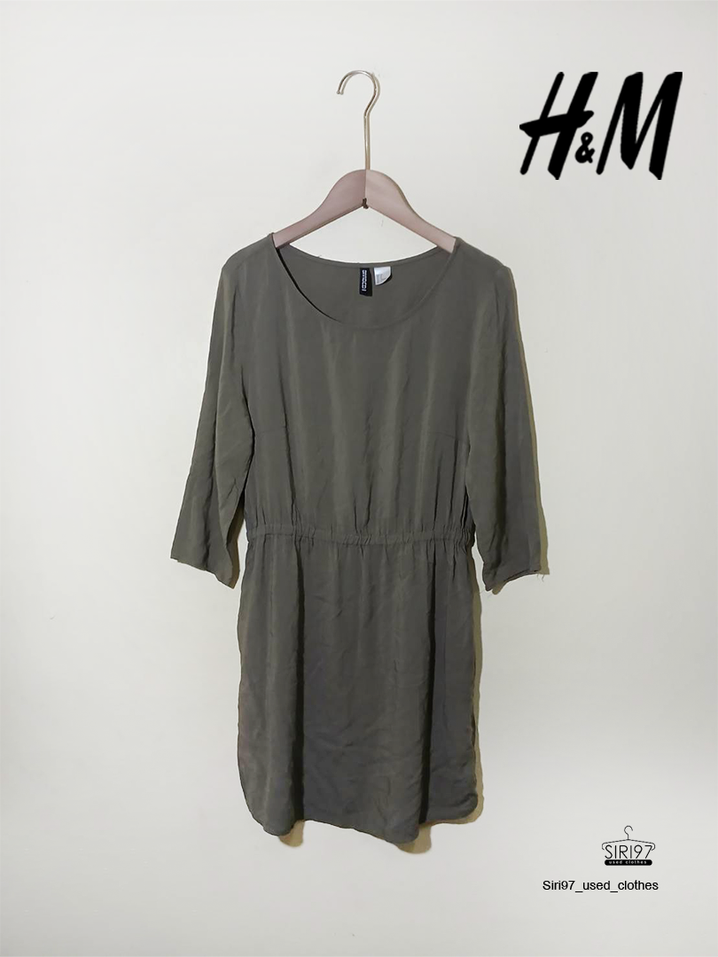 เดรสกระโปรงคอกลมแขนยาว H&m ผ้าพริ้ว สีเทาออกเขียว สภาพ85%  Size36