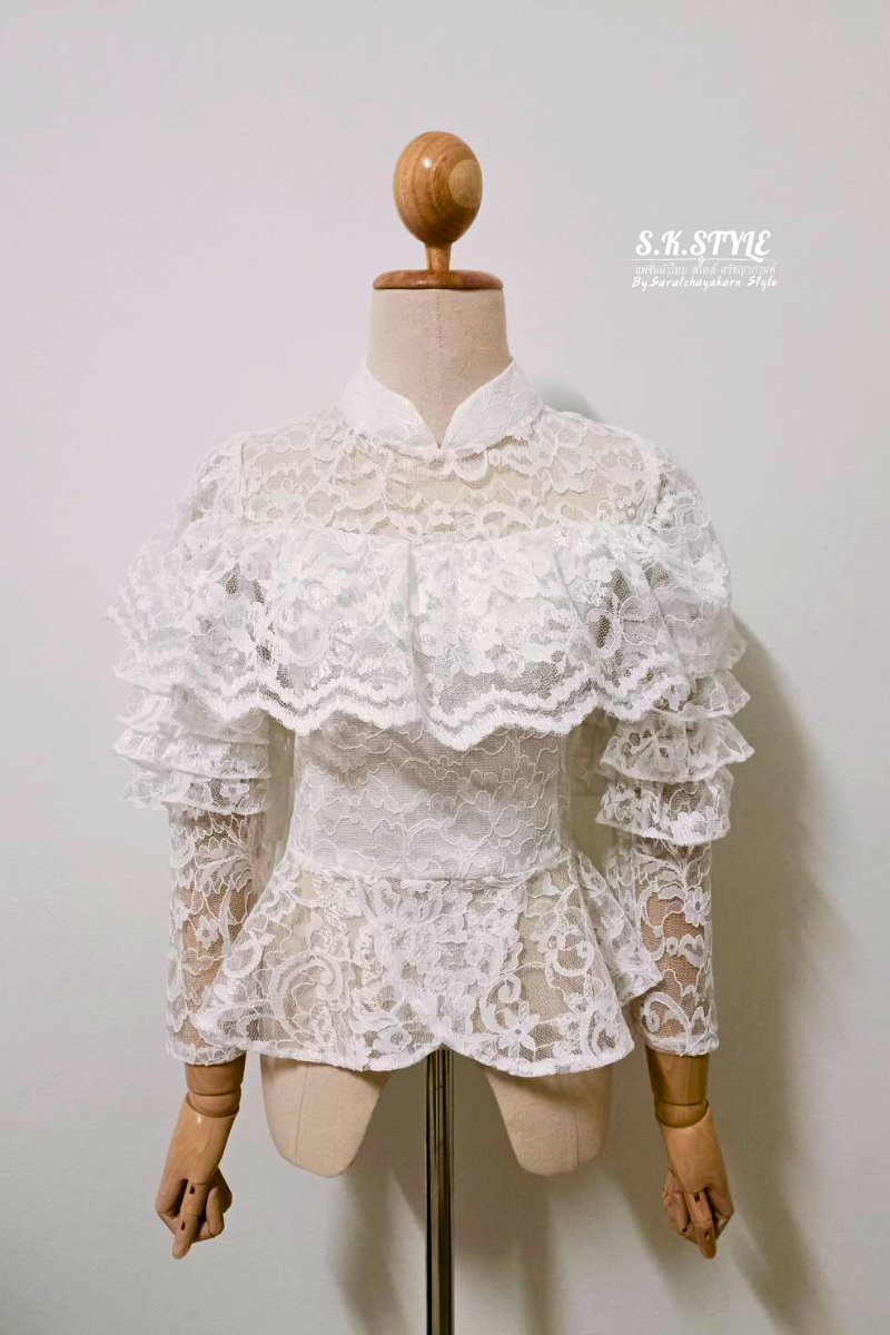 เสื้อลูกไม้ คอจีนแต่งระบาย เสื้อลูกไม้ ร.5 แขนยาวแต่งระบาย 5 ชั้น งานชายระบาย เรียบหรู ดูแพงมาก