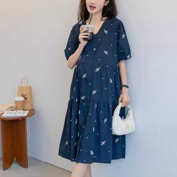 เดรสสไตล์น่ารักแบบสวยๆงานปักลายดอกไม้ทั้งชุด มีเชือกผูกหลัง ผ้านิ่มใส่สบายและไม่บาง - สีน้ำเงิน