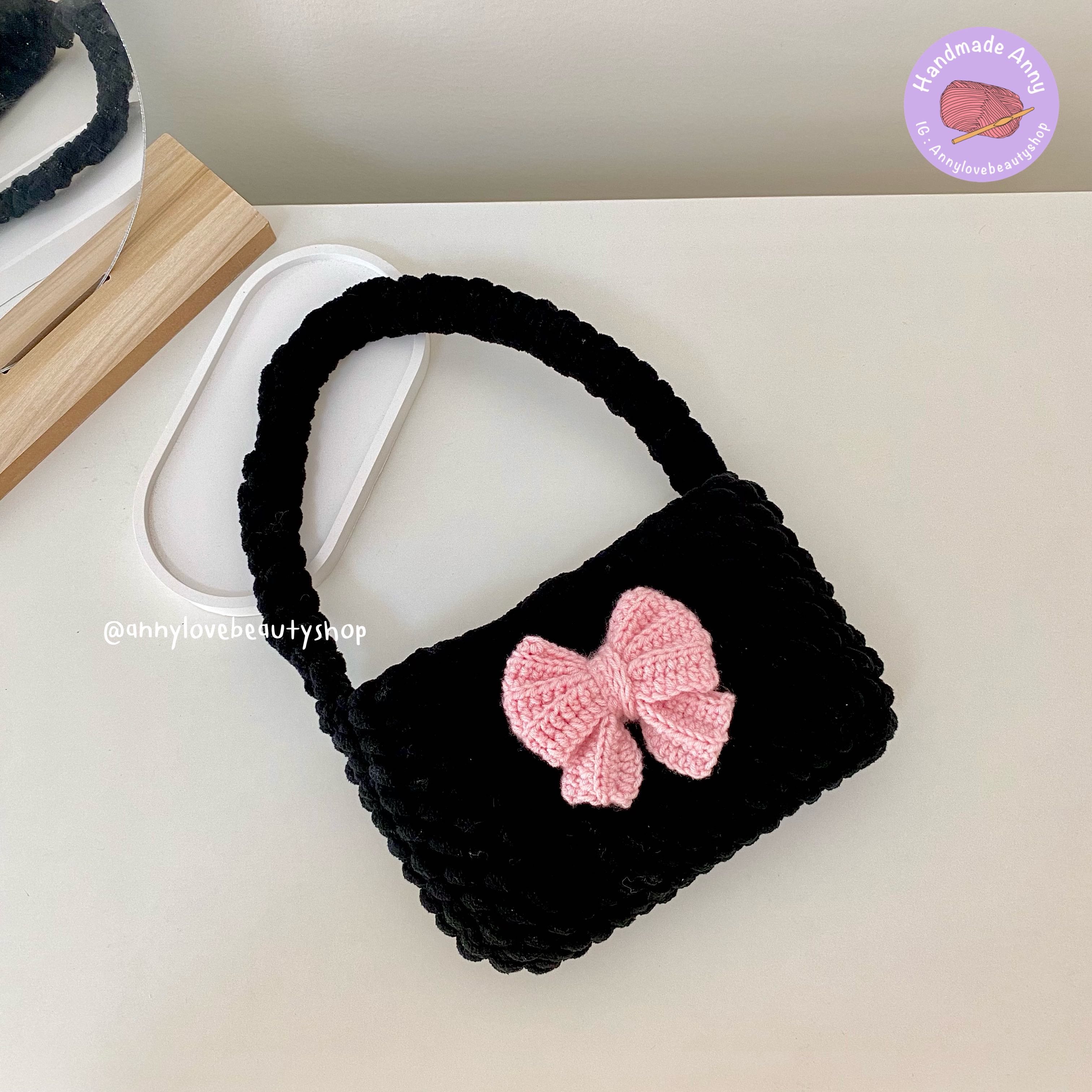 Handmade กระเป๋าถือถักไหมอูด้ง แต่งโบว์ถักไหมพรมน่ารักๆ