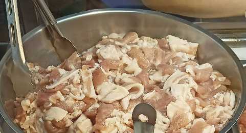 หมูสามชั้นกระทะ (ร้านหมูหมักเจ้ฮั้ว) ขั้นต่ำ 2 ขีด ขีดละ++