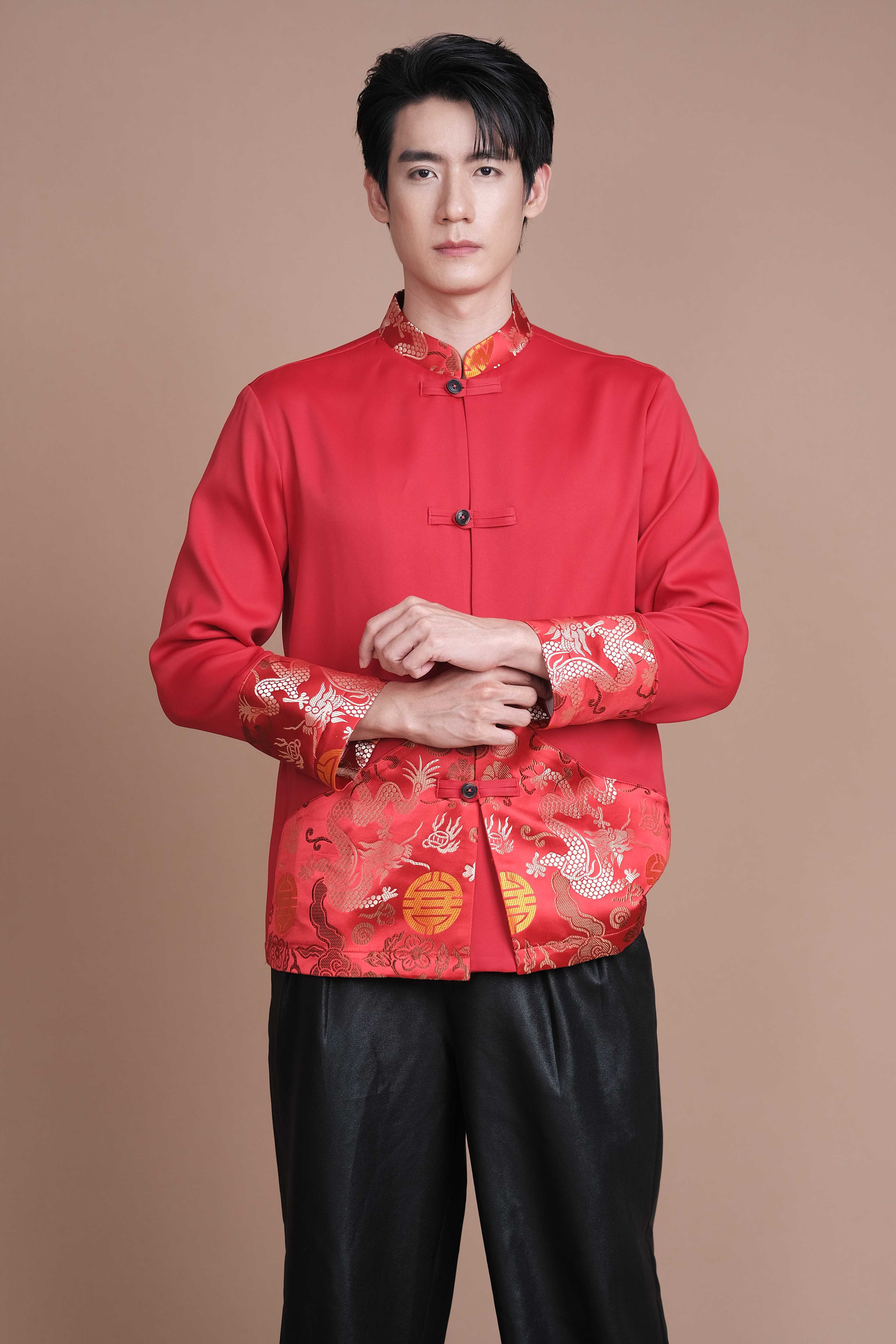 CNY 2025 - เสื้อตรุษจีนผู้ชายสีแดงลายมังกร รุ่น NAGA