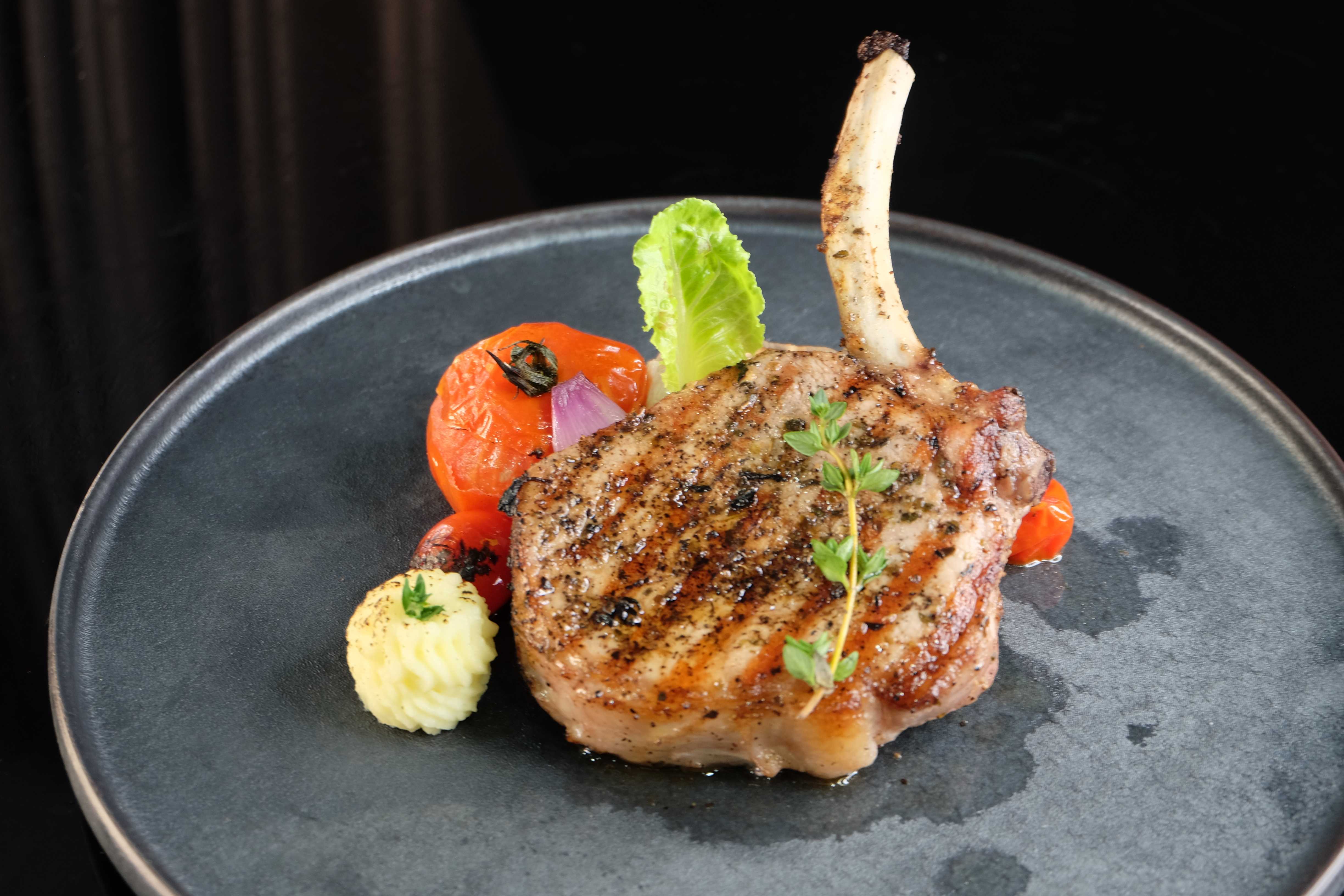 Steak - Pork Chop สเต็กพอร์คชอปหมู (ขายดี)