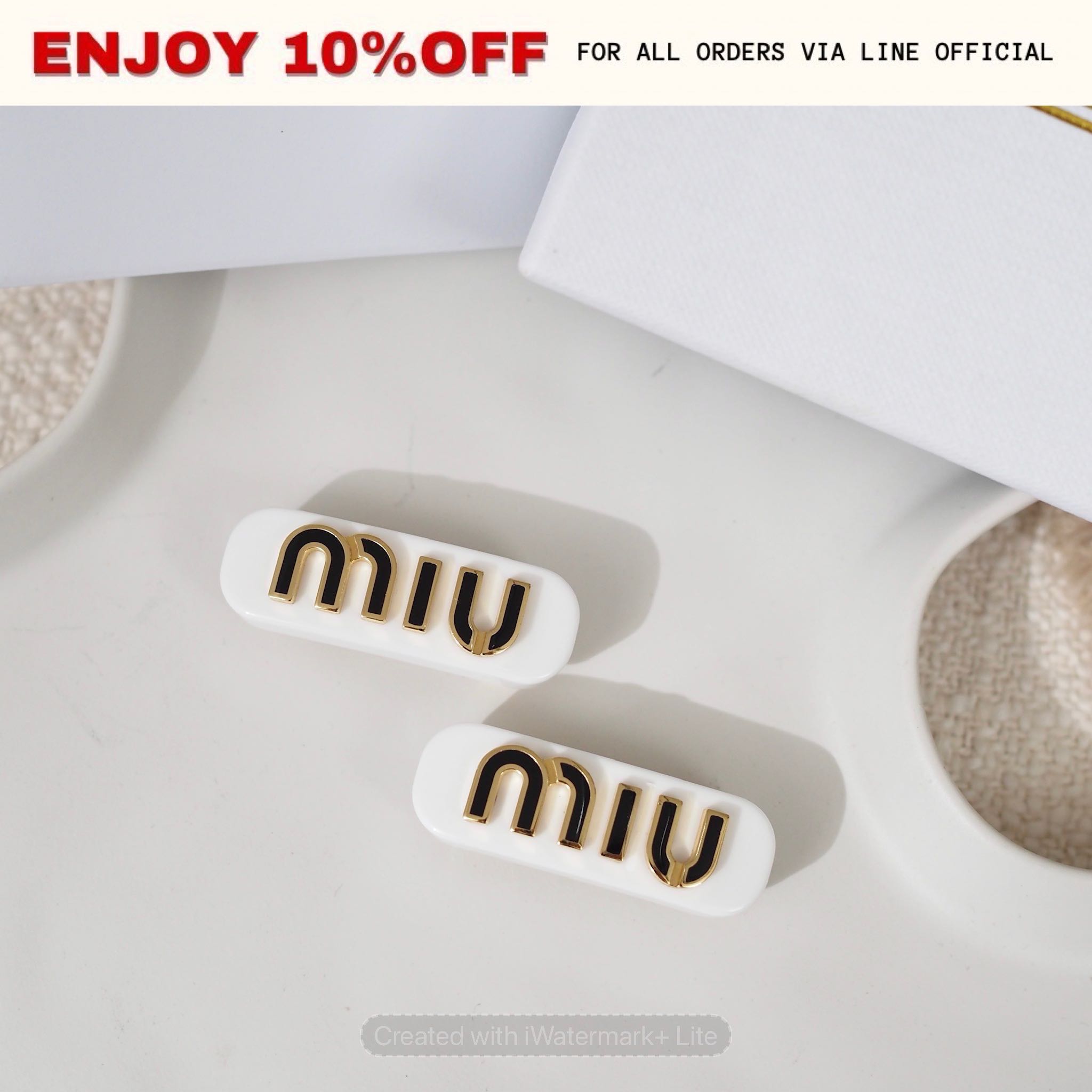 NEW! MIUMIU  Plexiglas And Metal Hair Clips  สี White/Black | ACC