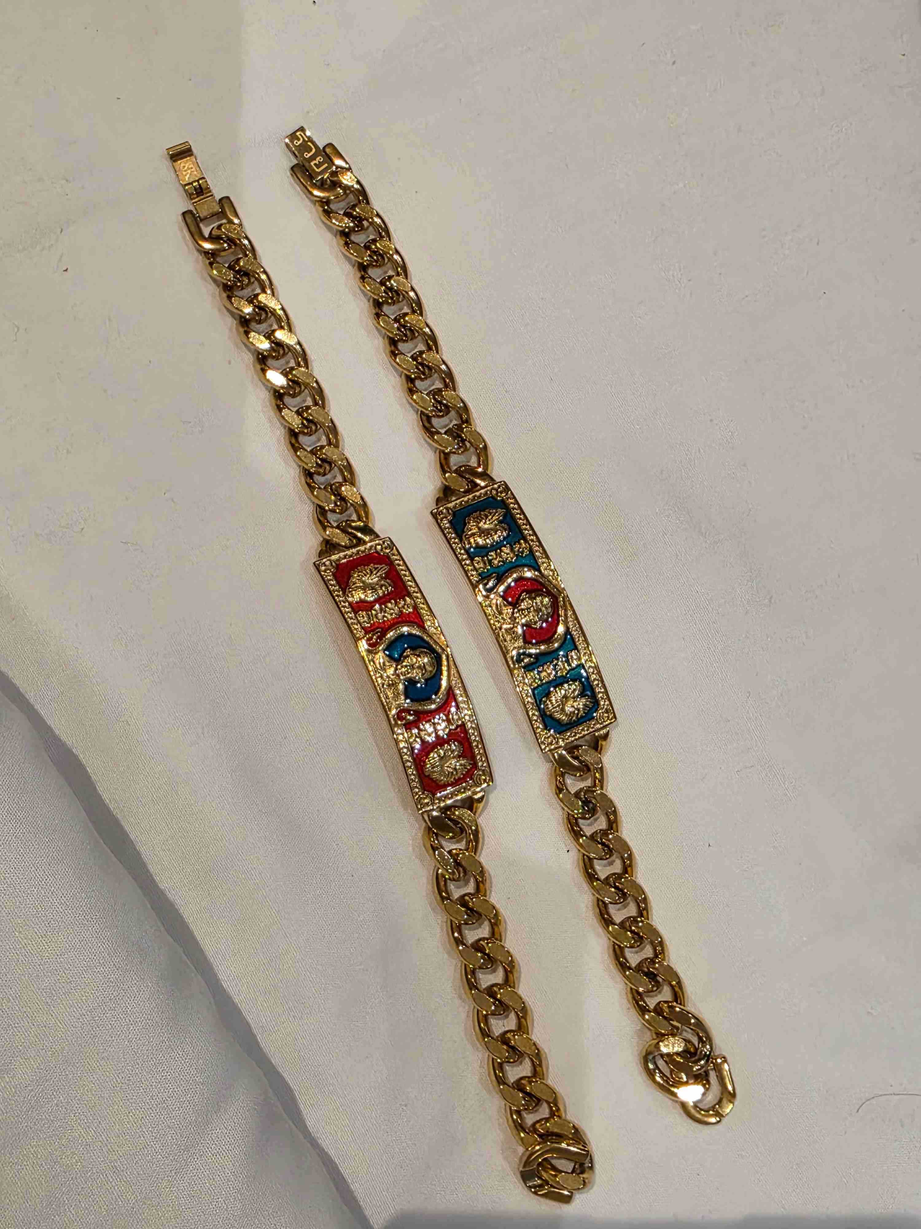 เลส หลวงพ่อรวย ของเก่าเก็บสวยเดิมๆ ลงยา 2 เส้น ขายตามสภาพของที่บ้าน พร้อมส่งครับ 2เส้น