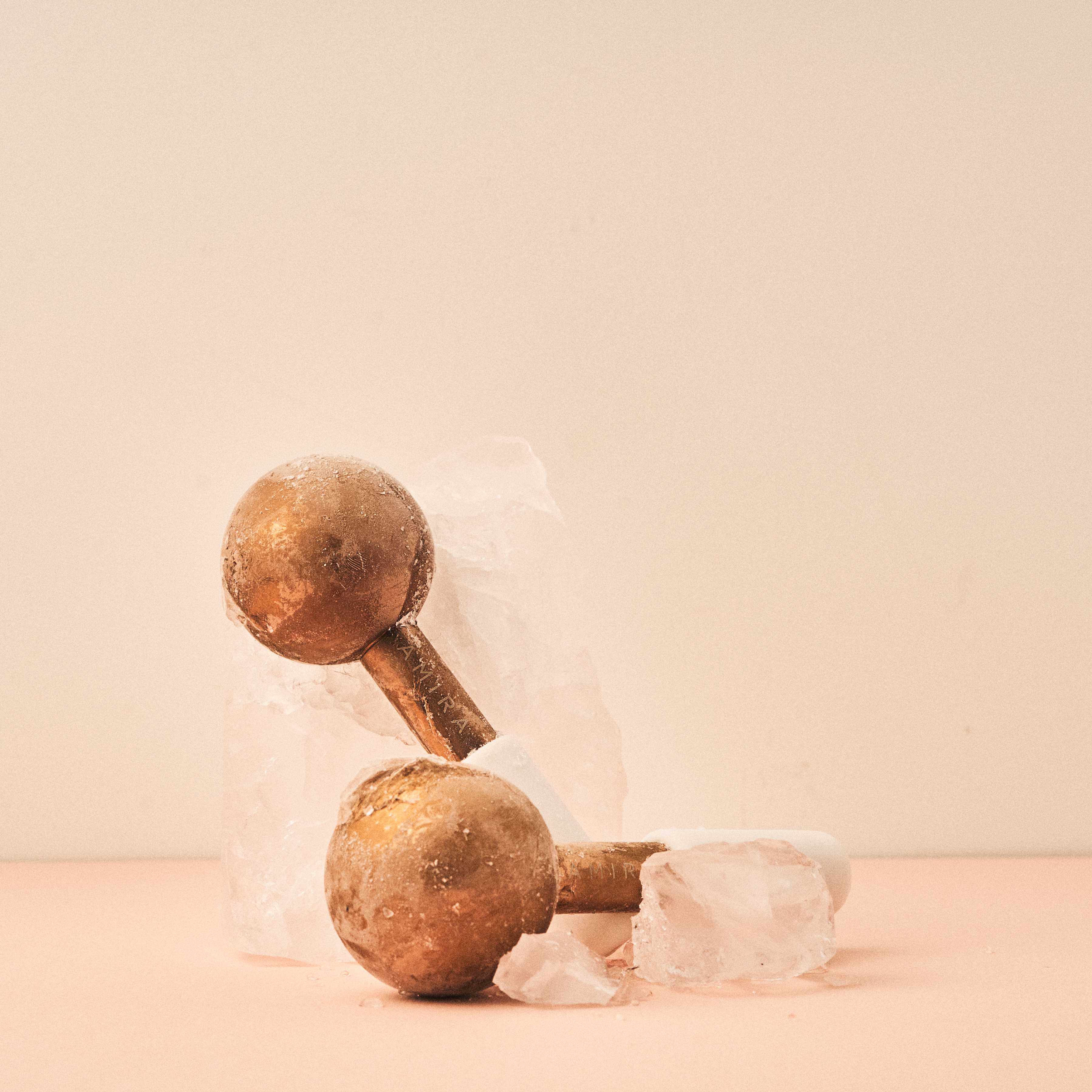 Esthetician Ice Globes (อุปกรณ์นวดผิวหน้า ด้วยเทคนิด Skin Icing บำบัดผิวด้วยความเย็น)