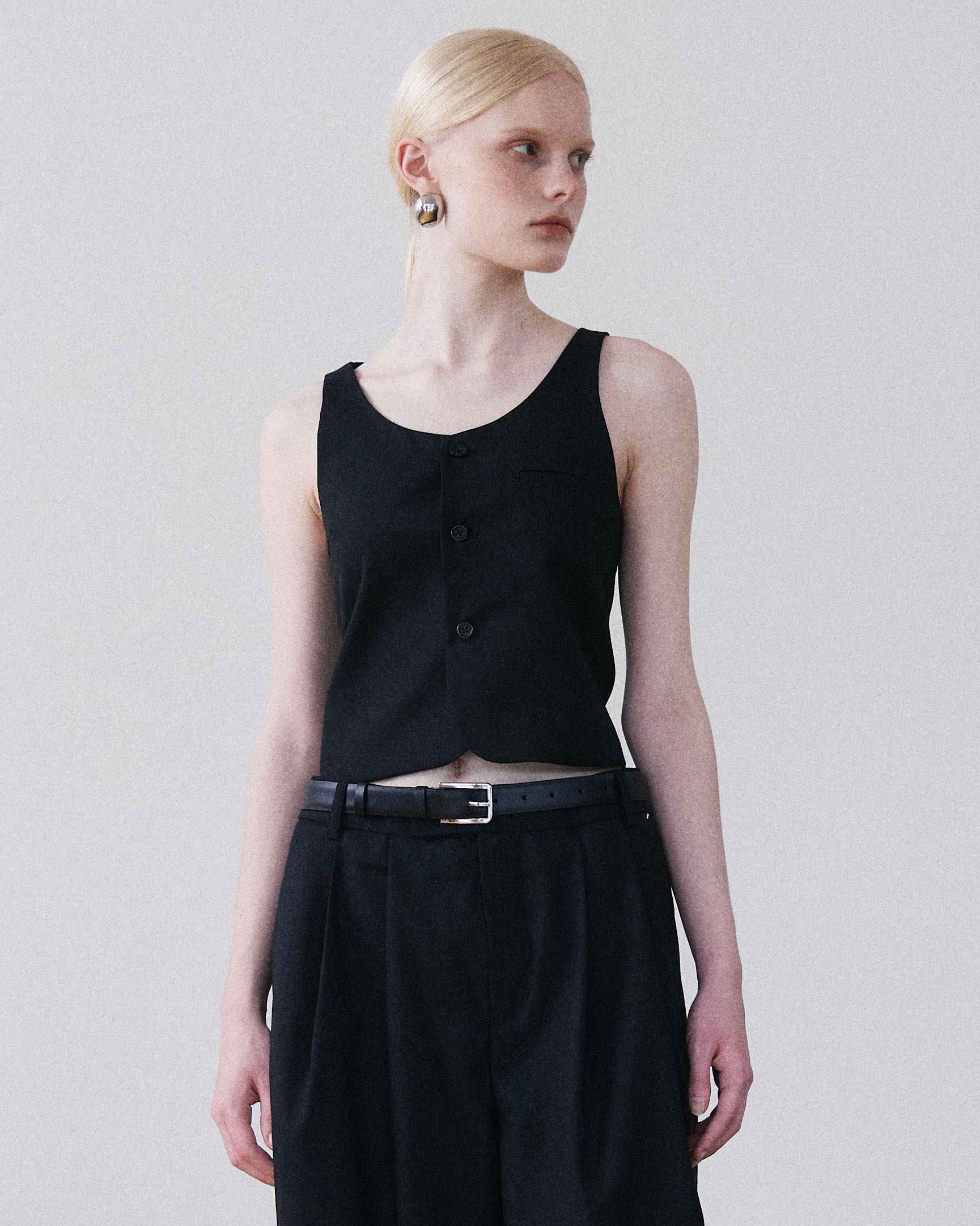 Aimer U-Neck Vest