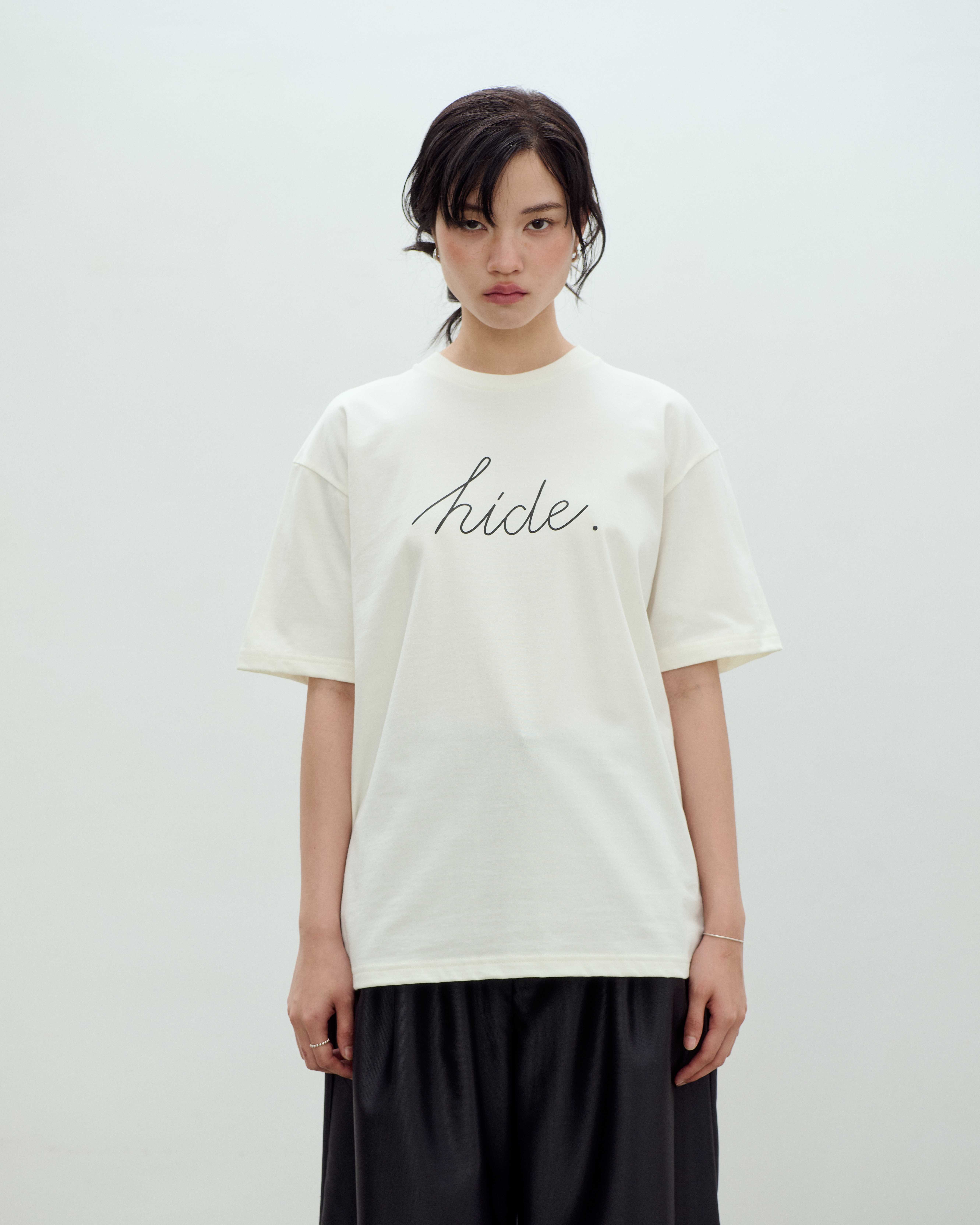 H.055 - Handwriting Logo T-Shirt - CREAM