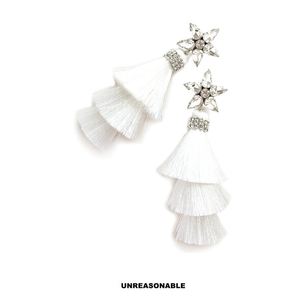 ต่างหูพู่คริสตัลดาว สีขาว น้ำหนักเบา UA0481-05 Unreasonable Accessories