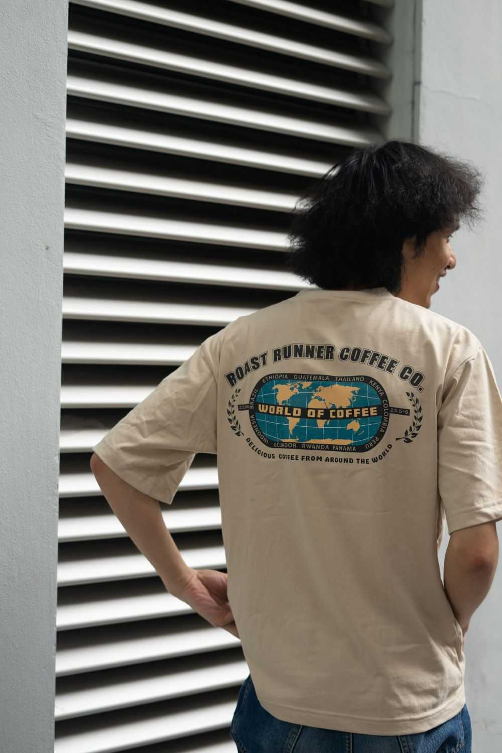 [เสื้อยืดทรง Oversized Unisex] Roast Runner “Caffeine Journey” T-Shirt
