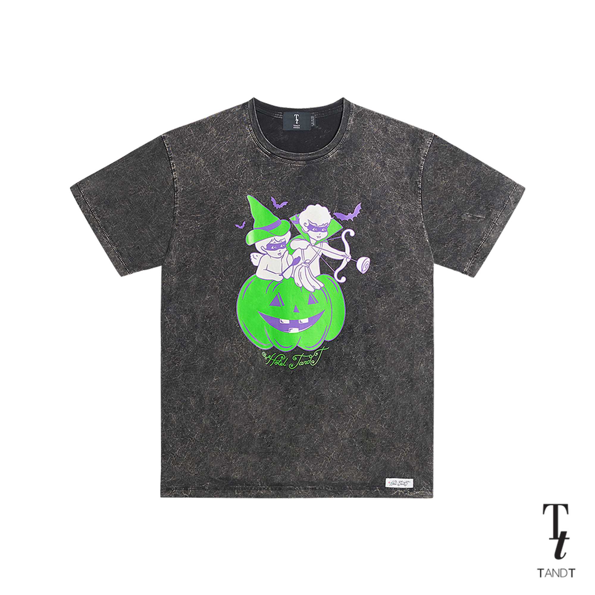 HotelTandT x BewVaraporn - (TRICK OR TREAT) NEON PUMPKIN-HALLOWEEN SCREEN OVERSIZE T-SHIRT