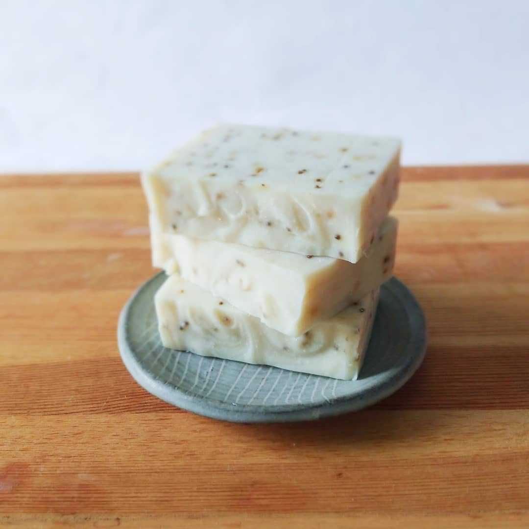 สบู่ดอกเกลือทะเลและงาขี้ม่อน Sea salt and Perilla seed