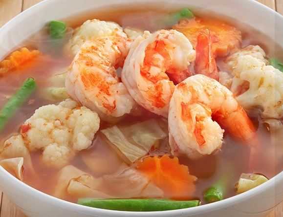 แกงส้มพริกสดกุ้ง  Sour soup Kang Som (hot and spicy)
