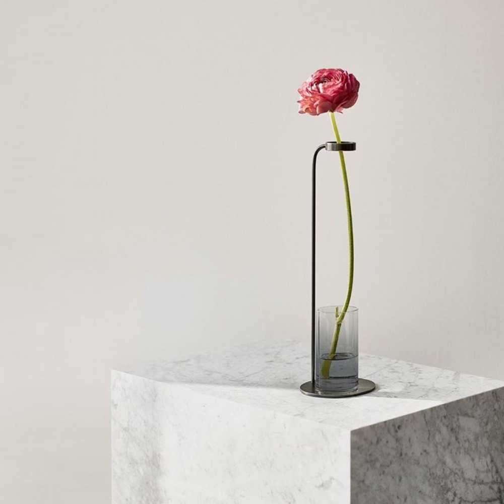 Posture vase