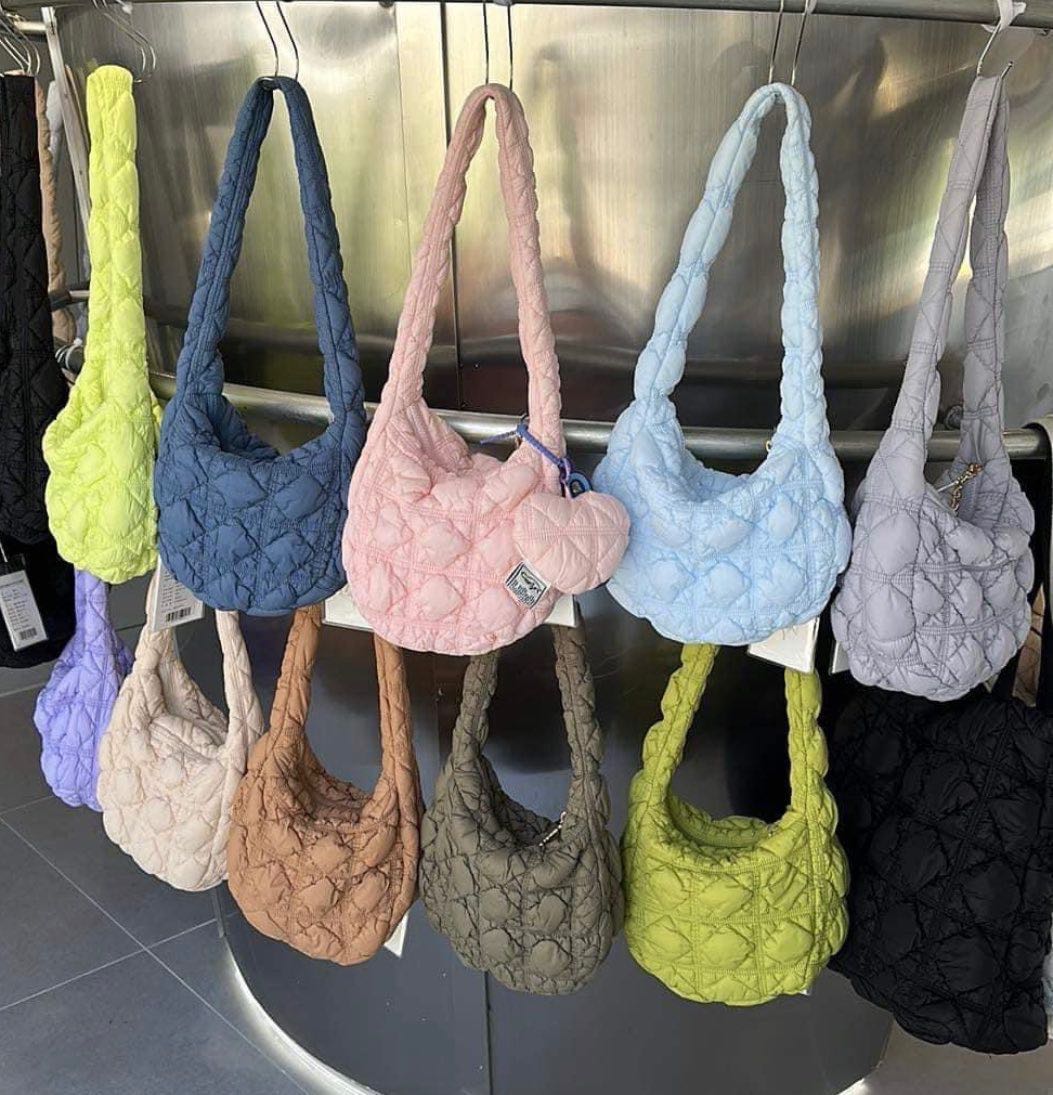 พร้อมส่ง Carlyn รุ่น Soft M (8 Colors)