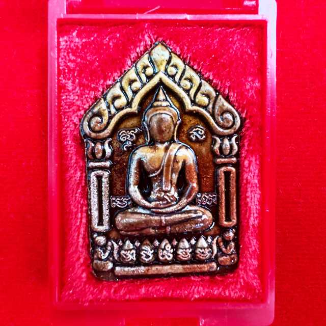 ขุนแผนพรายแม่พิกุล มหาสิทธิโชค เนื้อขาว(สมเด็จ) ลงรักษ์ปิดแผ่นทองเงินนาค  พระอาจารย์เลี้ยง วัดจอมเกษ